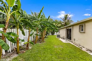 13945 Langley Pl, Davie, FL 33325 - Photo 53