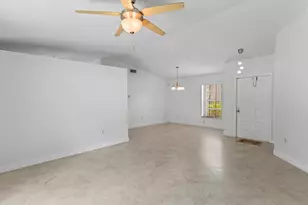 13945 Langley Pl, Davie, FL 33325 - Photo 9