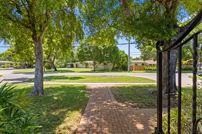 880 E Acre Drive, Plantation, FL 33317 - Photo 39