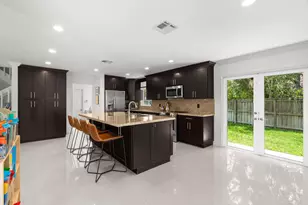 23173 L'Ermitage Cir, Boca Raton, FL 33433 - Photo 19