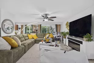 6021 Adriatic Way, West Palm Beach, FL 33413 - Photo 9