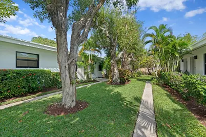241 NE 10th Street, Delray Beach, FL 33444 - Photo 9