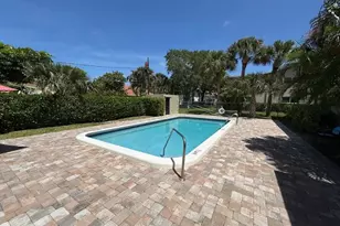 265 SW 7th St, Boca Raton, FL 33432 - Photo 3