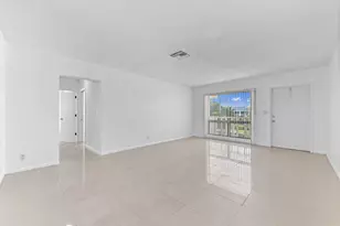 2755 NE 28th Ave, Lighthouse Point, FL 33064 - Photo 3