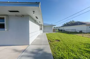 651 SE Degan Dr, Port Saint Lucie, FL 34983 - Photo 29