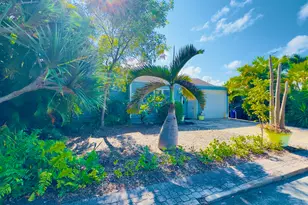 715 N Palmway, Lake Worth Beach, FL 33460 - Photo 3