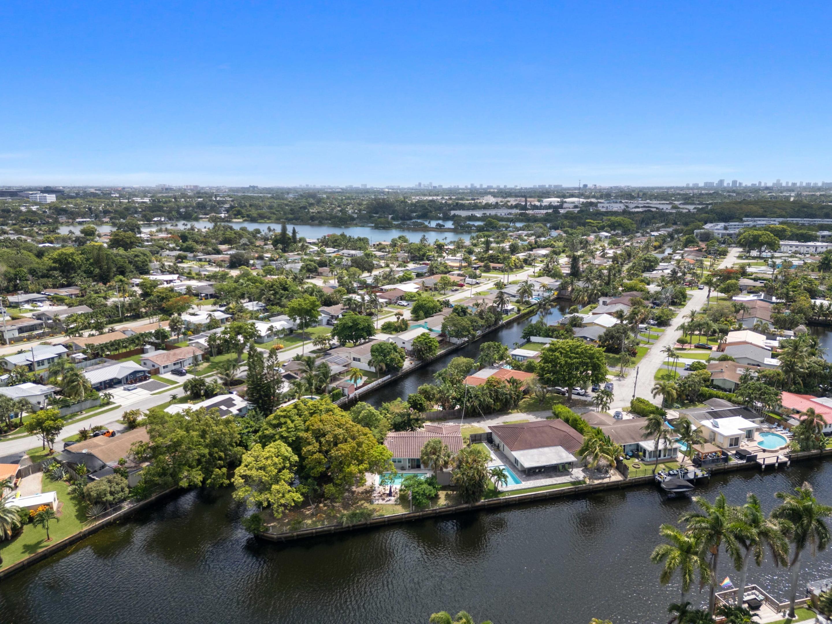 2060 NW 37th St main architectural view