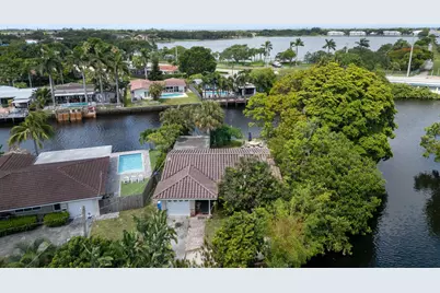 2060 NW 37th Street, Oakland Park, FL 33309 - Photo 3