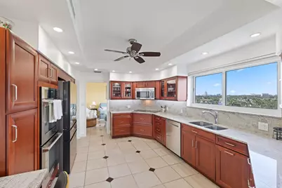 333 Sunset Drive #501, Fort Lauderdale, FL 33301 - Photo 19