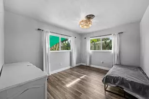 4860 NE 6th Ave, Oakland Park, FL 33334 - Photo 13