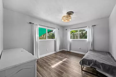 4860 NE 6th Avenue, Oakland Park, FL 33334 - Photo 13
