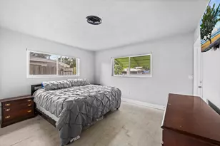 4860 NE 6th Ave, Oakland Park, FL 33334 - Photo 9