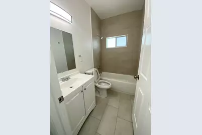 2594 NW 20th Street #B, Fort Lauderdale, FL 33311 - Photo 5