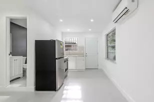 321 NW 21st Ave, Miami, FL 33125 - Photo 7