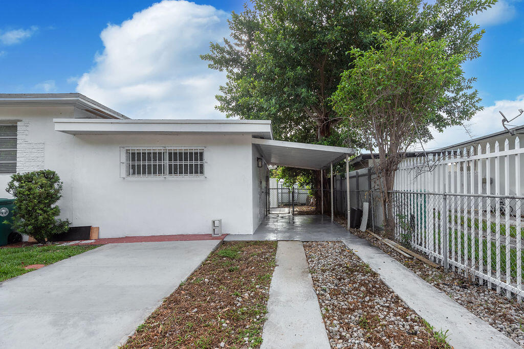 321 NW 21st Ave #H main architectural view