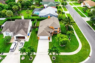 139 Royal Pine Cir S, Royal Palm Beach, FL 33411 - Photo 23