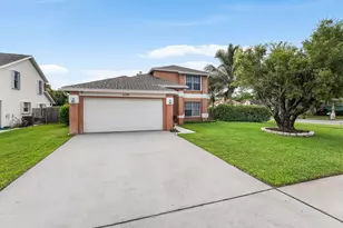 139 Royal Pine Cir S, Royal Palm Beach, FL 33411 - Photo 3