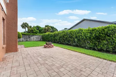 139 Royal Pine Circle S, Royal Palm Beach, FL 33411 - Photo 37