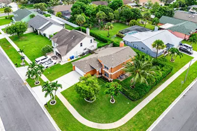 139 Royal Pine Circle S, Royal Palm Beach, FL 33411 - Photo 39