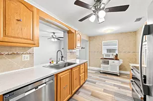 8960 NW 12th Pl, Plantation, FL 33322 - Photo 13