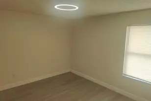 302 Lakeview Dr E, Royal Palm Beach, FL 33411 - Photo 25