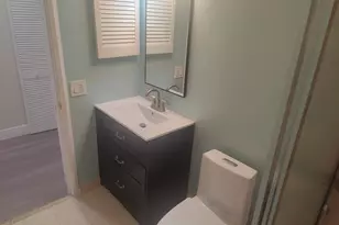 302 Lakeview Dr E, Royal Palm Beach, FL 33411 - Photo 31