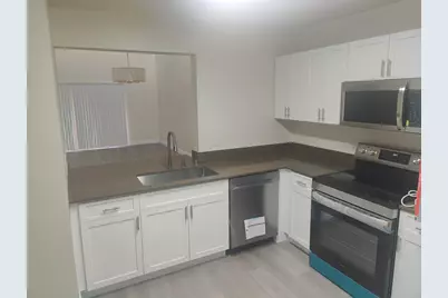 302 Lakeview Drive E #302, Royal Palm Beach, FL 33411 - Photo 3