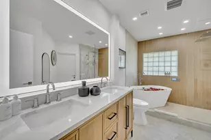 1700 Marietta Dr, Fort Lauderdale, FL 33316 - Photo 5