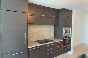 900 Biscayne Blvd, Miami, FL 33132 - Photo 11