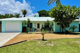 415 Beacon St, Tequesta, FL 33469 - Photo 1
