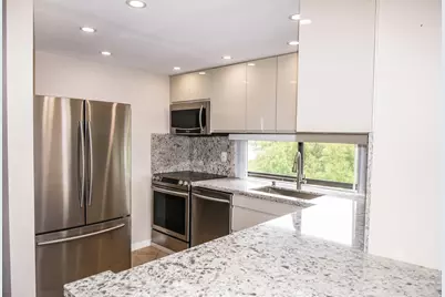 17021 N Bay Road #529, Sunny Isles Beach, FL 33160 - Photo 3