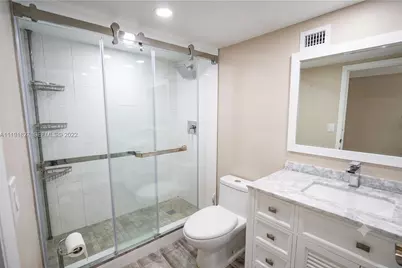 17021 N Bay Road #529, Sunny Isles Beach, FL 33160 - Photo 9