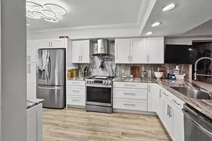 2811 Village Blvd, West Palm Beach, FL 33409 - Photo 1