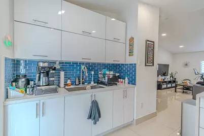 7690 W 29th Way #202, Hialeah, FL 33018 - Photo 7