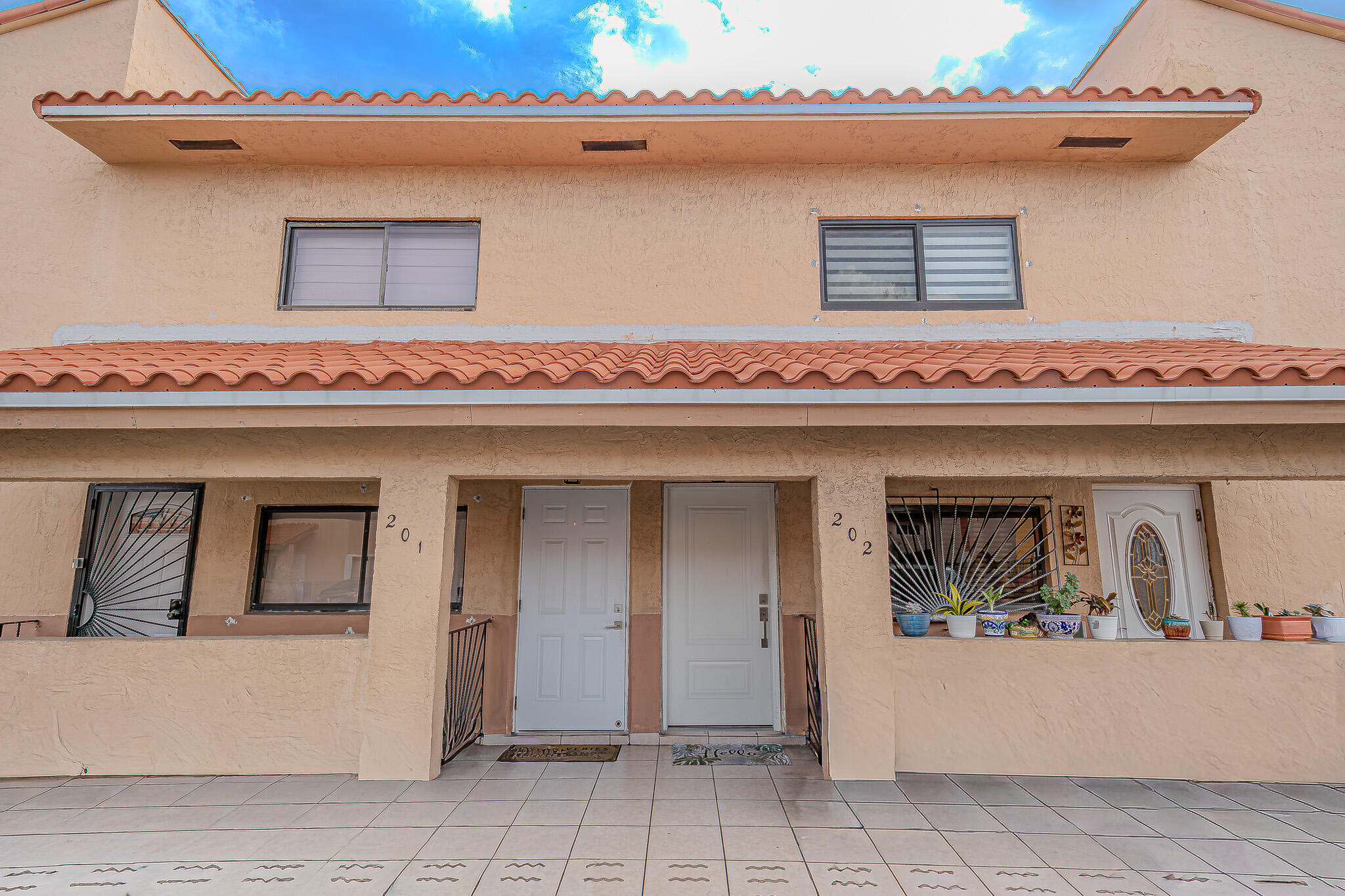 7690 W 29th Way #202 - 7690 W 29th Way #202, Hialeah, FL 33018 Luxury Property | Jose Angel Pina
