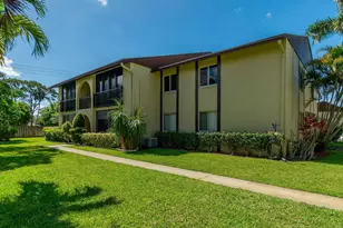 318 Pine Ridge Cir, Greenacres, FL 33463 - Photo 3
