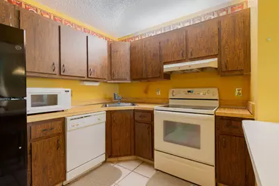 318 Pine Ridge Circle #C-2, Greenacres, FL 33463 - Photo 13