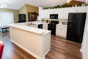16320 NW 9th Dr, Pembroke Pines, FL 33028 - Photo 9