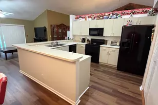16320 NW 9th Dr, Pembroke Pines, FL 33028 - Photo 5