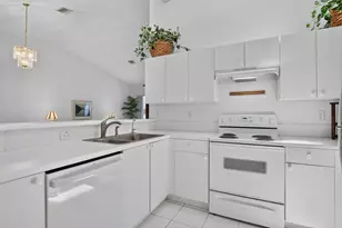 8100 Via Di Veneto, Boca Raton, FL 33496 - Photo 13