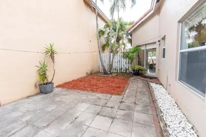 1284 NW 125th Terrace, Sunrise, FL 33323 - Photo 9