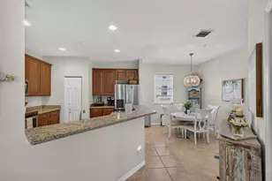 128 W Royal Palm Cir, Jupiter, FL 33458 - Photo 27