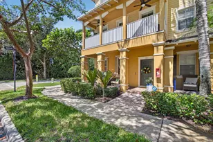 128 W Royal Palm Cir, Jupiter, FL 33458 - Photo 1