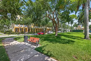 128 W Royal Palm Cir, Jupiter, FL 33458 - Photo 5