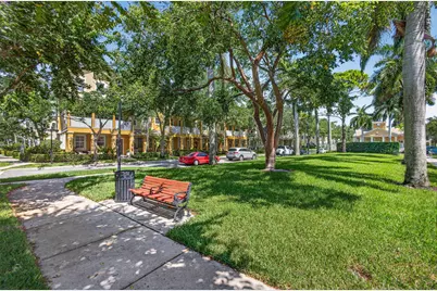 128 W Royal Palm Circle #101, Jupiter, FL 33458 - Photo 5