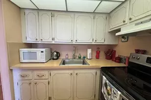 39 Dorchester B, West Palm Beach, FL 33417 - Photo 13