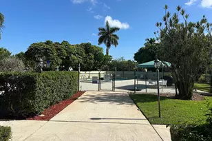 505 Spencer Dr, West Palm Beach, FL 33409 - Photo 3