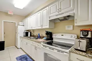 6048 Coral Lake Dr, Margate, FL 33063 - Photo 31