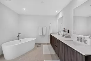 488 NE 18th St, Miami, FL 33132 - Photo 31