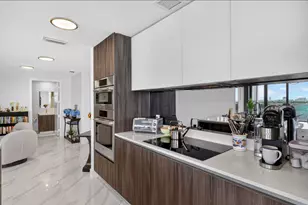 488 NE 18th St, Miami, FL 33132 - Photo 11